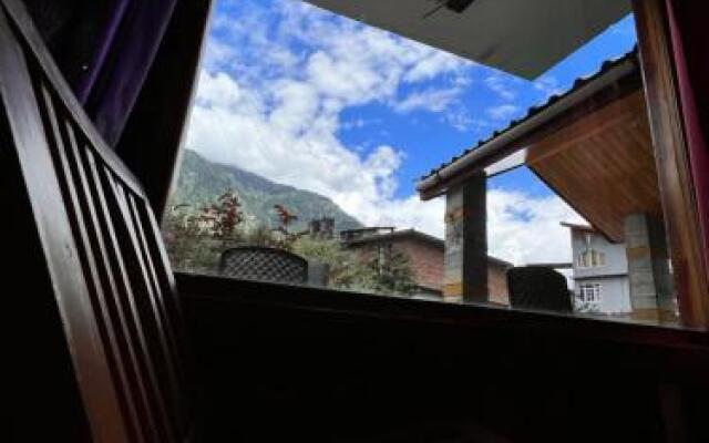 YOLO Backpackers Hostel