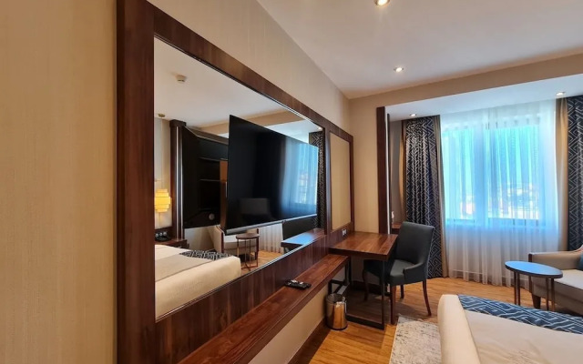 Golden Rose Hotel & Spa