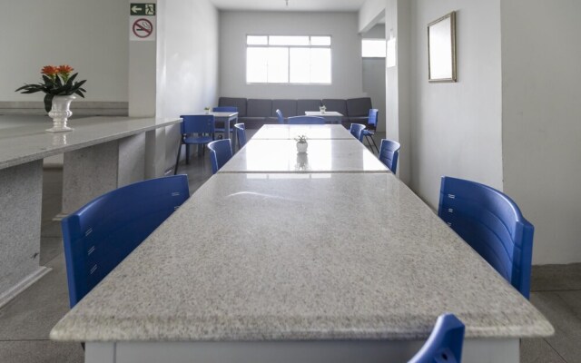 OYO Avenida Park Hotel