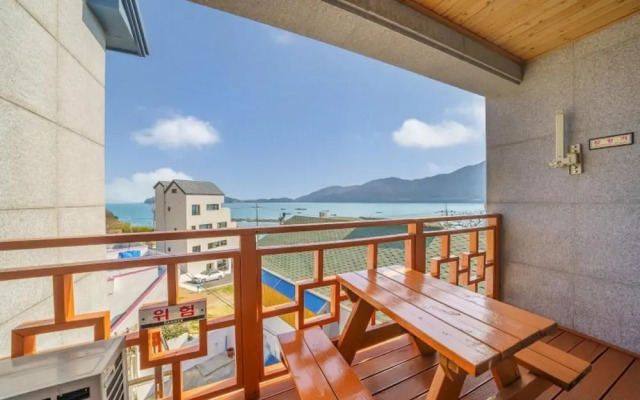 Geojedo New Happiness Pension