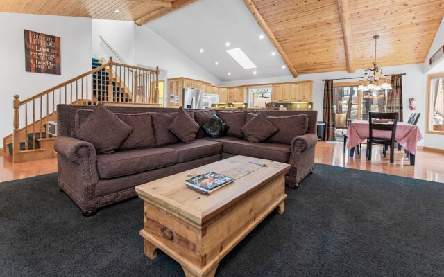 Relaxing Alpine Estates