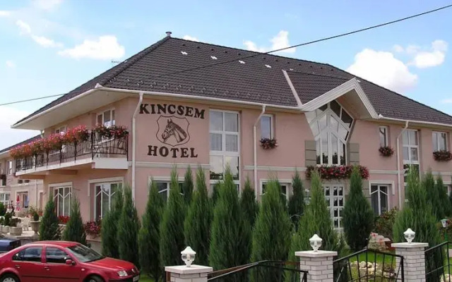 Kincsem Wellness Hotel