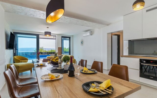 Pleasing Apartment in Crikvenica With Private Pool