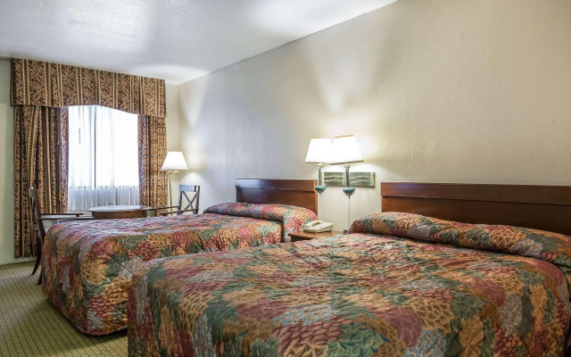 Rodeway Inn Magic Mountain Area