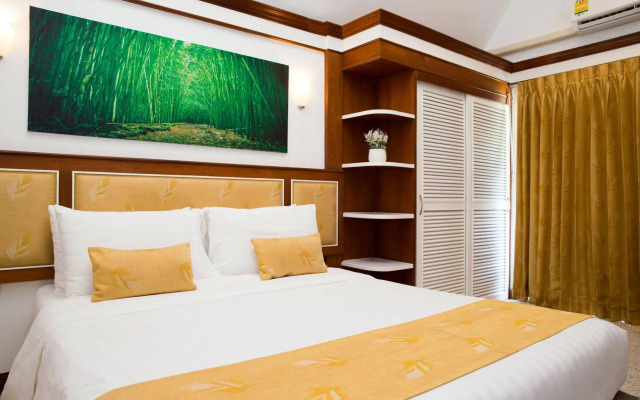 Castle Howchow Beach Resort Hotel