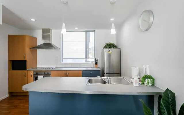 Gorgeous 3 Bedroom Townhouse with Car Park
