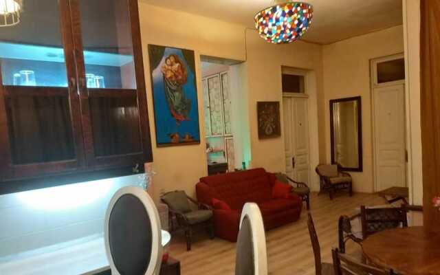 Хостел и апартаменты «Грибоедов»