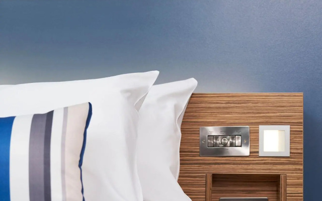 Travelodge PLUS Dublin City Centre