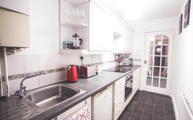 16 Oakfield Place