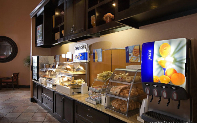 Holiday Inn Express Palm-Desert by IHG