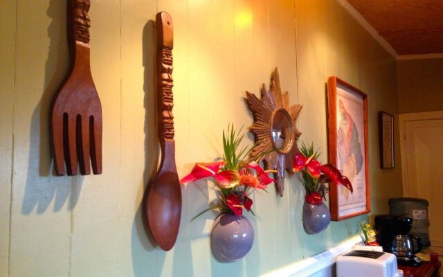 Hilo Bay Hale Bed and Breakfast
