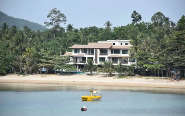 2 Bedroom Beach Front Apartment A2 Lamai