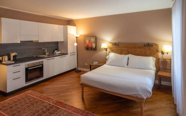S. Trinità 18, Suites & Rooms