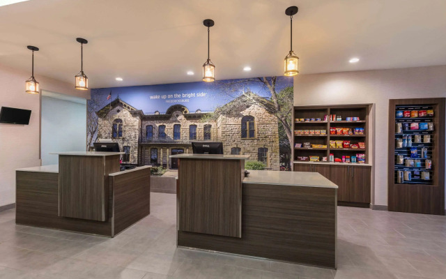 La Quinta Inn & Suites by Wyndham Fredericksburg