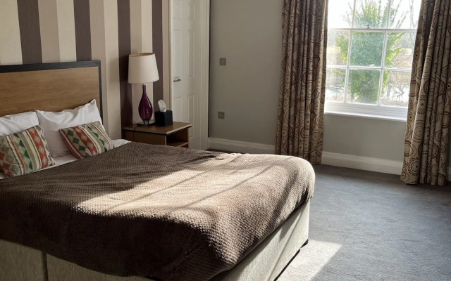 The Riverside House Hotel