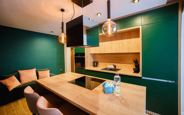 Green Velvet City Retreat