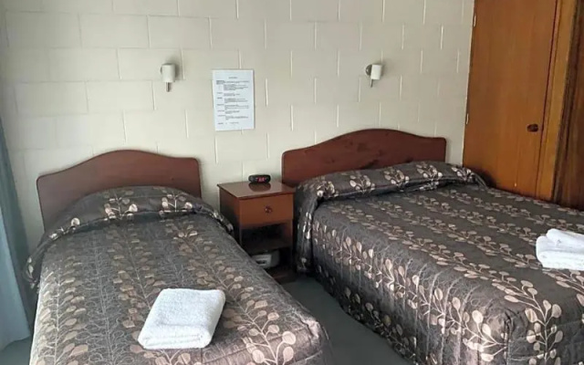 Helensborough Motor Inn – Guest Rooms – Balclutha