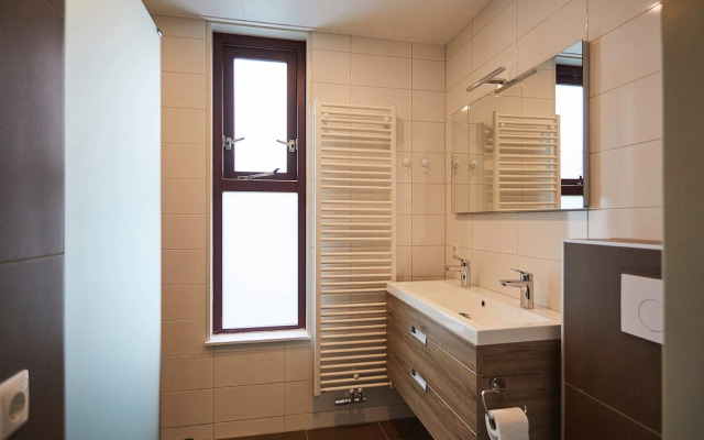 Cozy Holiday Home With two Bathrooms, in Zeeland