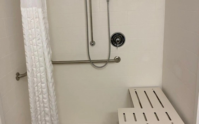 WoodSpring Suites Bakersfield East
