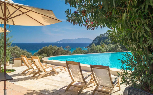 Armonia Bay Hotel