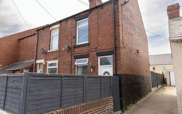 Victoria Road Retreat - Charming 2 Bedroom House