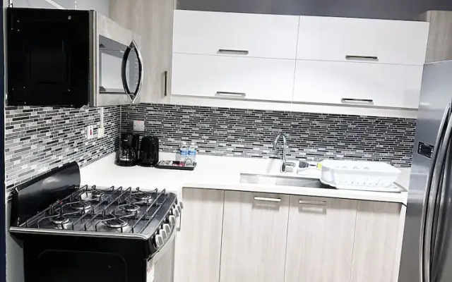 Cozy Crib 5mins from the airport
