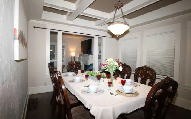 Anne Haven Spacious Retreat DT Seattle
