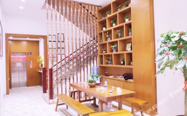 Xiamen Fengxiang Business Hotel (Tong'an South Ring Road)