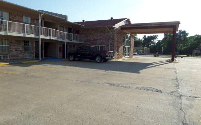 Econo Lodge Russellville I-40