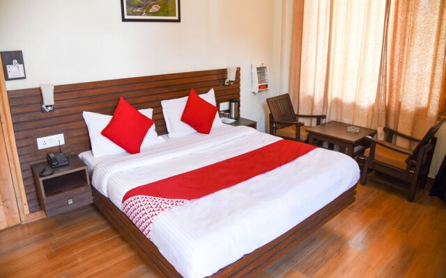 OYO 13705 Lonchenpa BnB