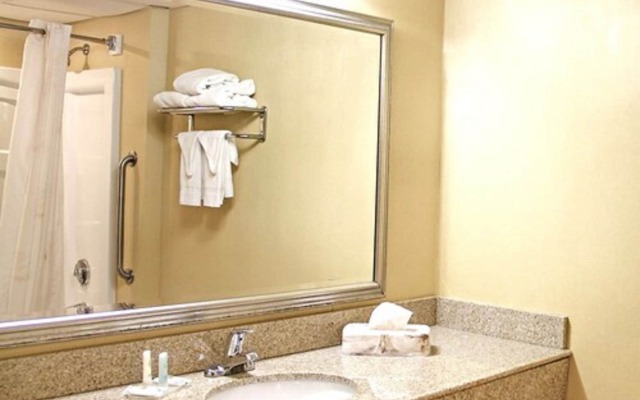 Comfort Inn & Suites Syracuse-Carrier Circle