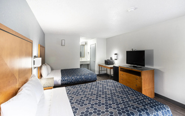 Rodeway Inn At Fort Lee