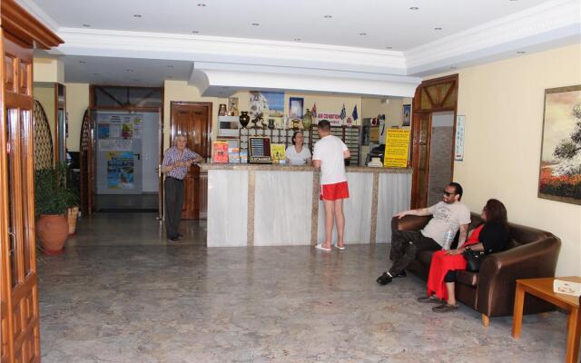Lefkimi Hotel