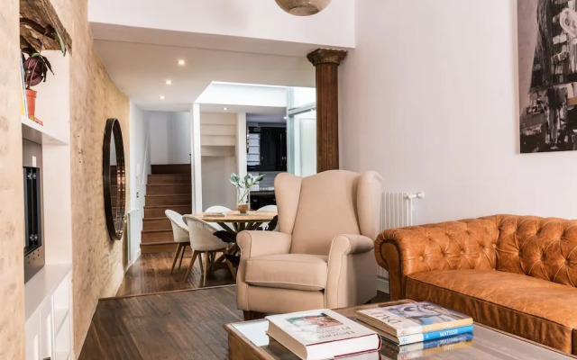 Puerta Catedral Art Gallery