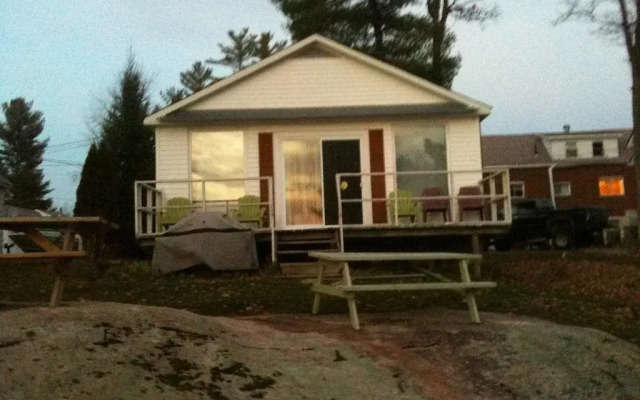 Pine Grove Cottages