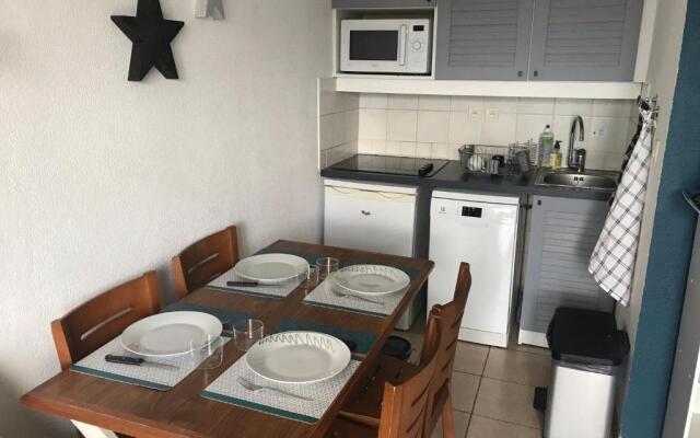 Joli T2 bord de mer parking piscine