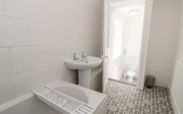 4A Victoria Place