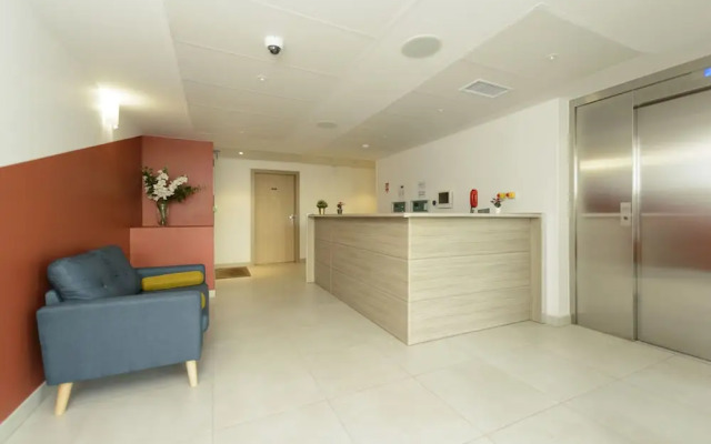 Hotel Les Portes De Paris