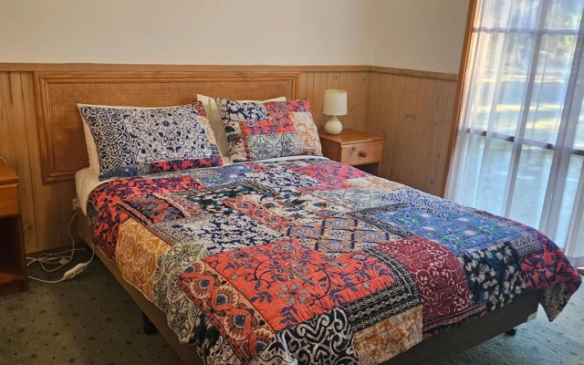 Mountain View Motor Inn & Holiday Lodges – Guest Rooms – Halls Gap