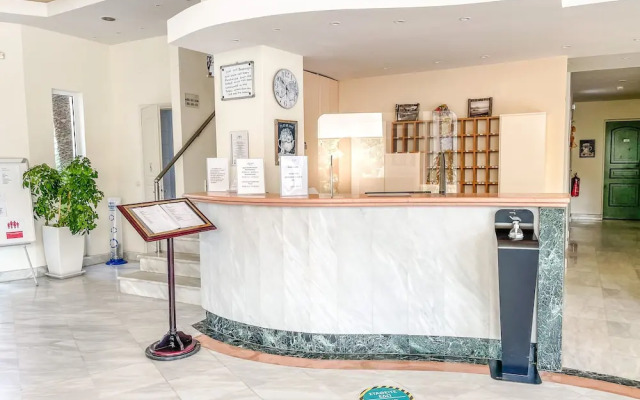 Melina Beach Hotel
