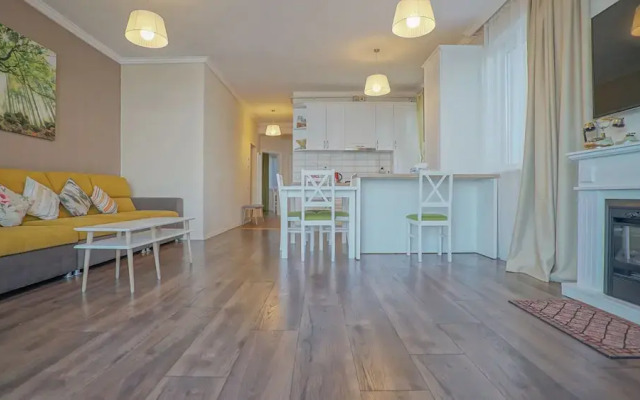 CN2i Luxury Accommodation MC