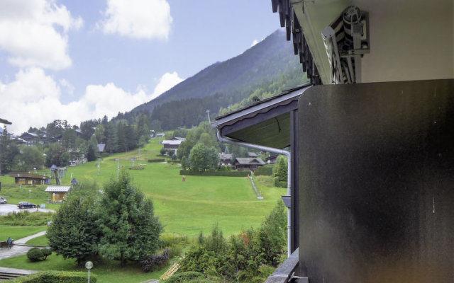 Clos du Savoy Chamonix Center Skii on foot