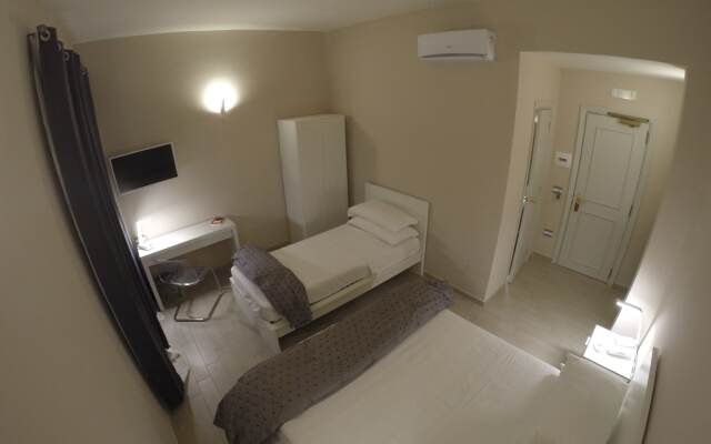 Up Hotel