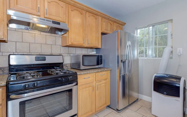 Cozy 2bd House, Minutes From Fb And Stanford Univ! 2 Bedroom Home by RedAwning
