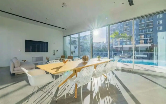 @ Marbella Lane - Luxurious 3BR Penthouse