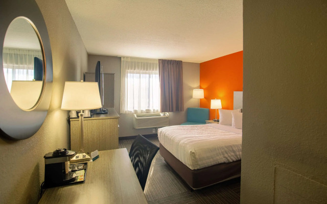 Quality Inn & Suites Hammond Near I-8090