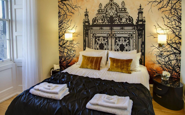 Clarendon Luxury Apartments