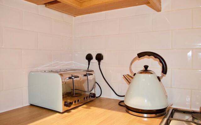 Dalry 2 Bedroom Flat