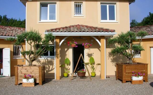 Villa With 3 Bedrooms in Sainte-maure-de-peyriac, With Private Pool, E