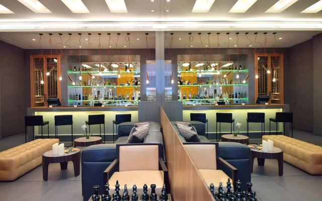 O Monot Hotel